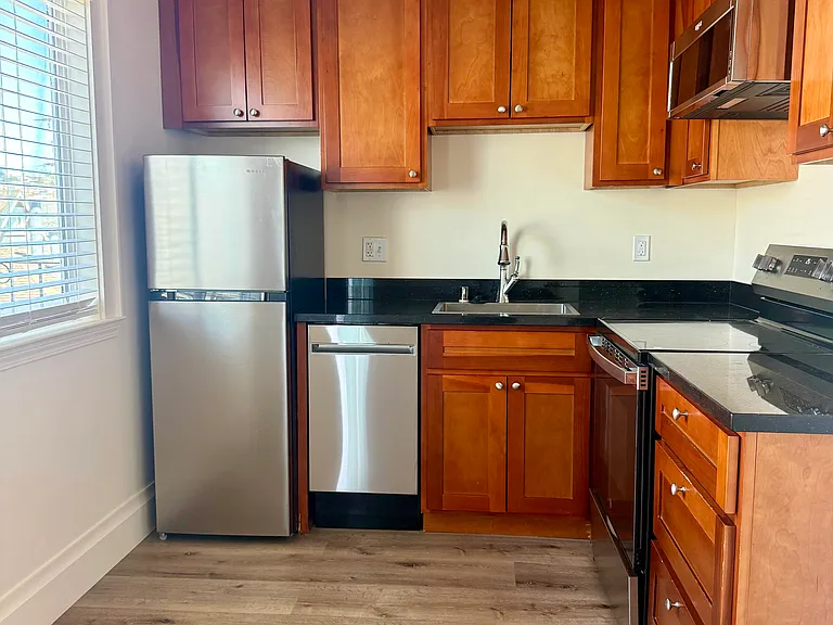 240 Ocean Ave #4 — Photo 2
