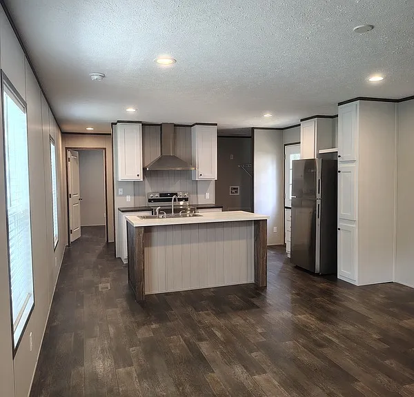 39 Poole Cir — Photo 2