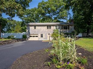 67 Regent Dr, North Kingstown, RI 02852