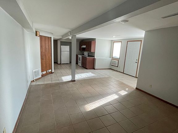 5th image of 112 W Braasch Ave APT 01