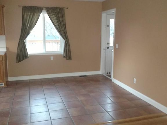 3rd image of 9466 Wirt St