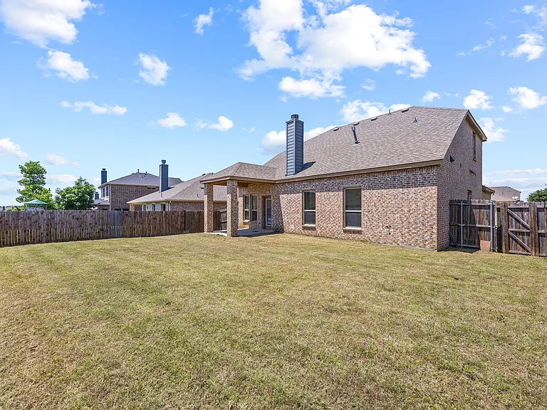 1445 Bateman Ln — Photo 35