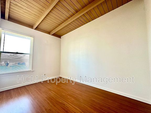 4th image of 103 Avenida Carmelo APT G