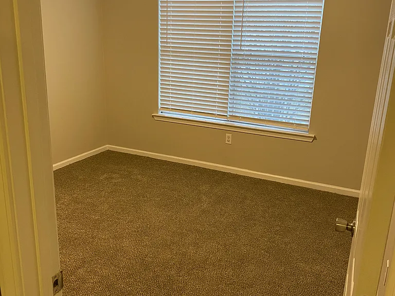 1307 Shirewood Ct — Photo 7
