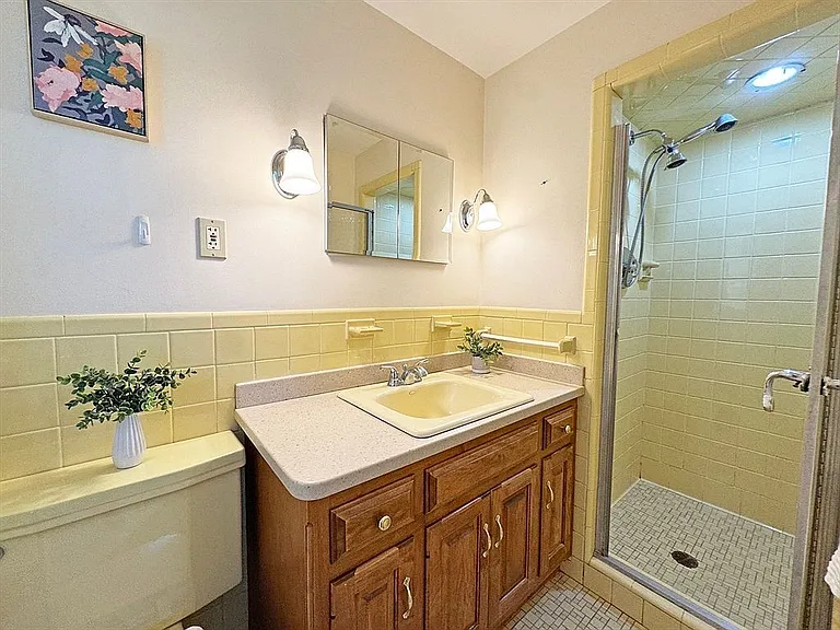 43 Sherburn Cir — Photo 10