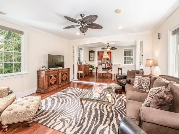 175 Wentworth St #B, Charleston, SC 29401