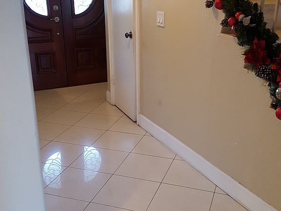 4th image of 14652 Bromley St
