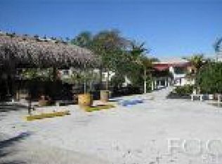 2556 N Tamiami Trl, North Fort Myers, FL 33903