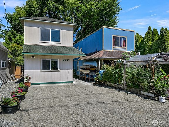 2nd image of 2221 Wilson Avenue