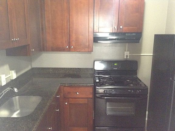 2nd image of 2880 S Moreland Blvd APT 208
