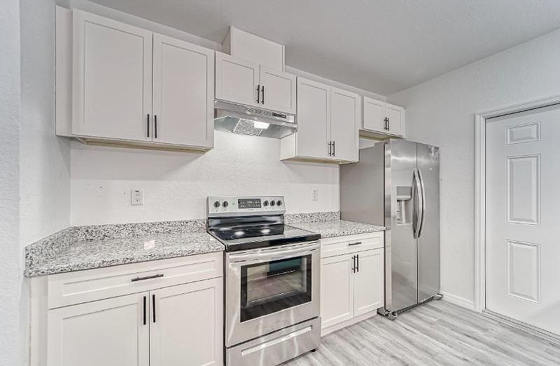 1st image of 739 Pineville Ln