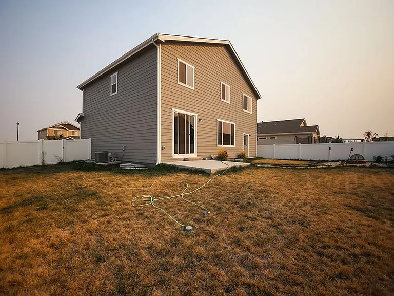 6987 Sumner St — Photo 37