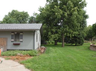 1005 17th St, Hawarden, IA 51023