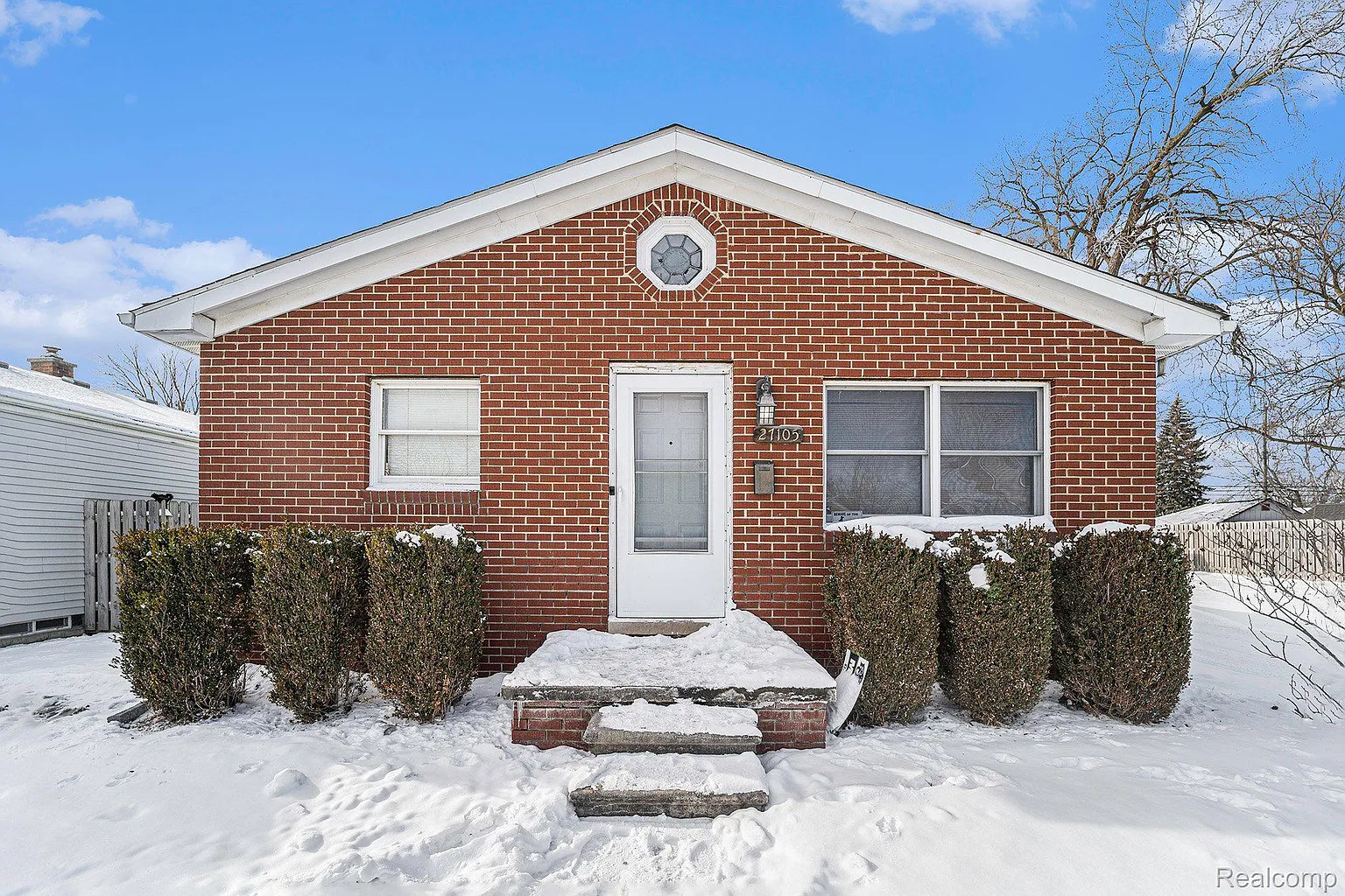 27105 Brush St photo 1