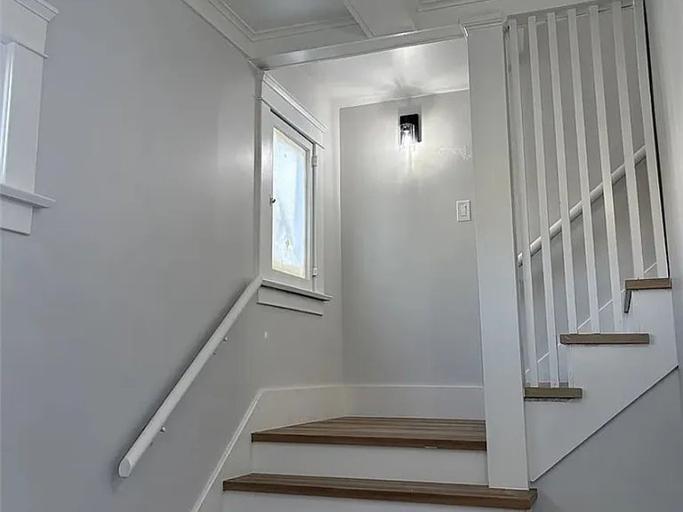 277 N Orange St — Photo 10