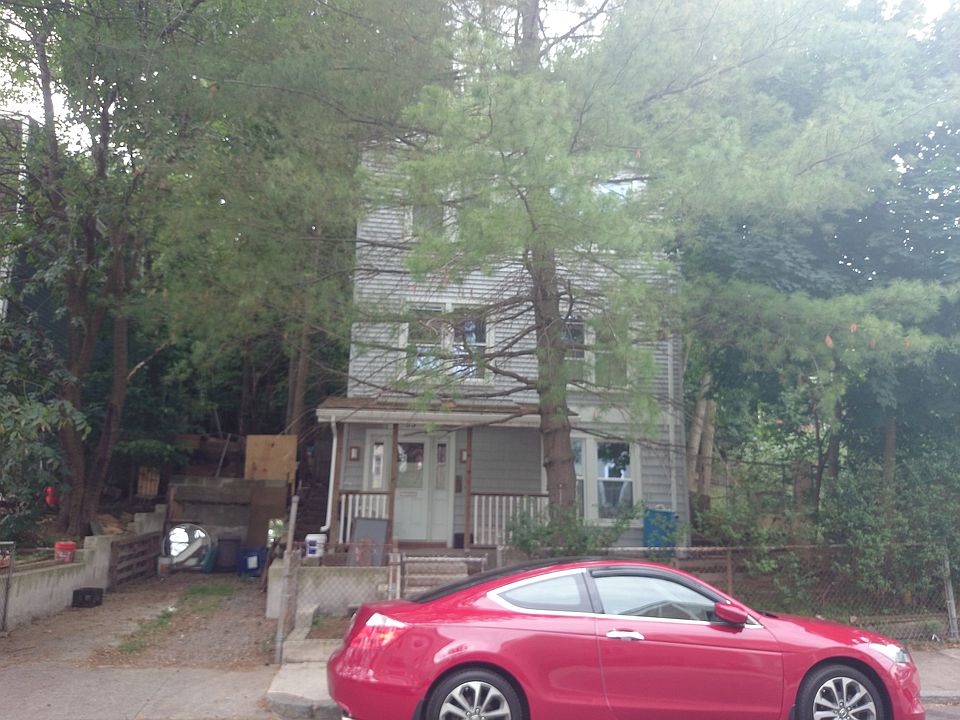 2nd image of 33 Forbes St
