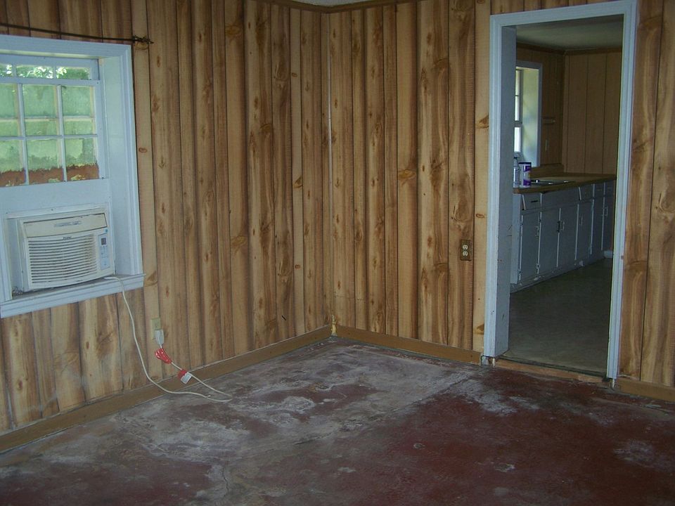 2nd image of 794 Peays Ferry Rd