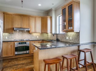 1132 Hemingway Ln, Irving, TX 75063