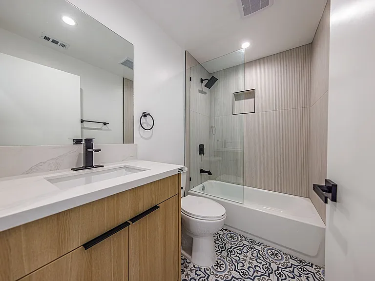 5187 W 21st St — Photo 31