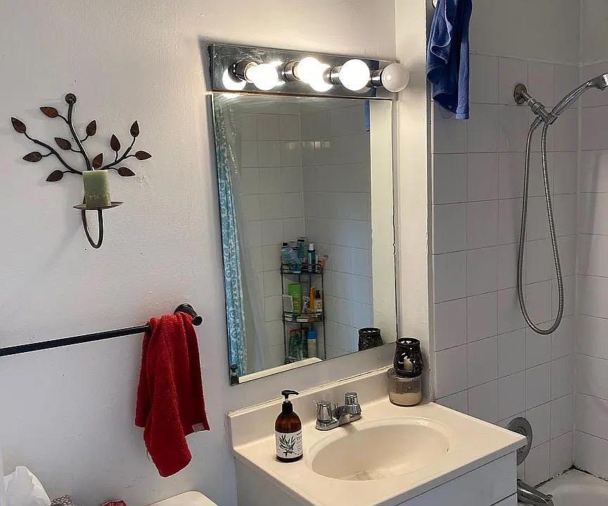 1st image of 2919 N Sheffield Ave APT 3