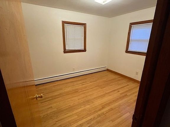 5th image of 1020 Montgomery St #B