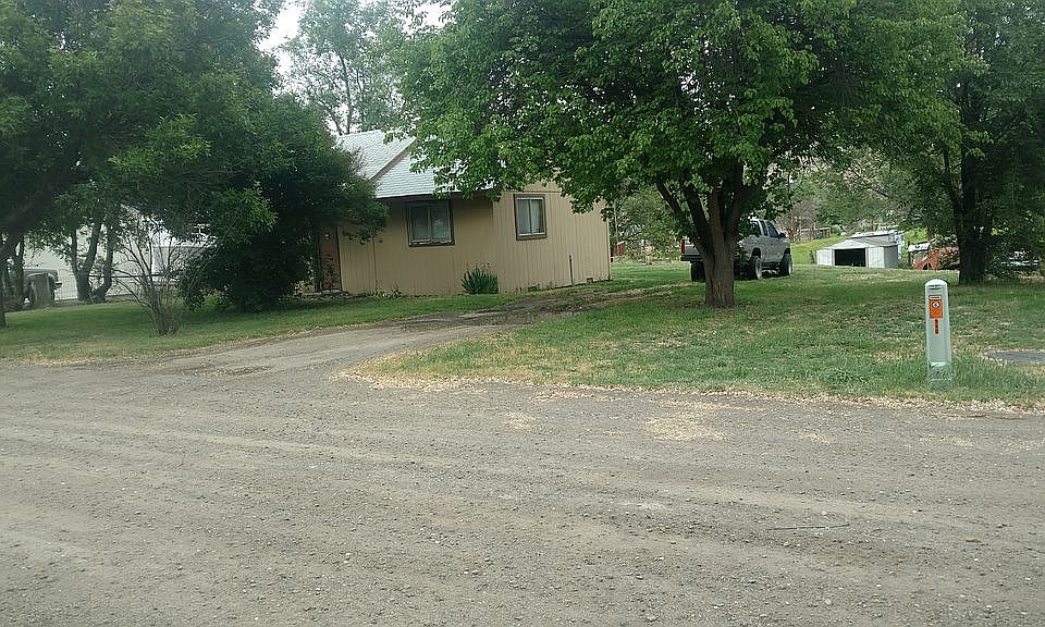 2nd image of 940 Cottage St S