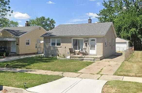 1st image of 17447 Prospect St