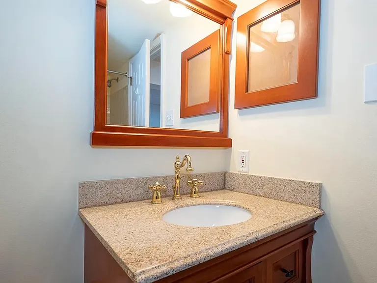 620 Washington Pl #20 — Photo 11