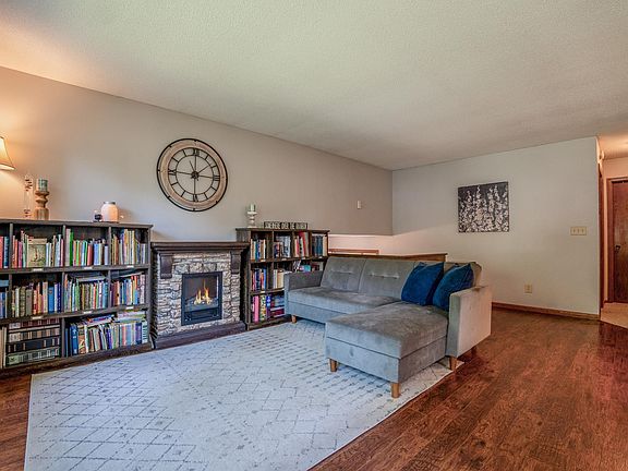 5th image of 1400 17th St SW