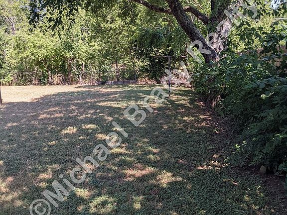 4th image of 3721 Charles St
