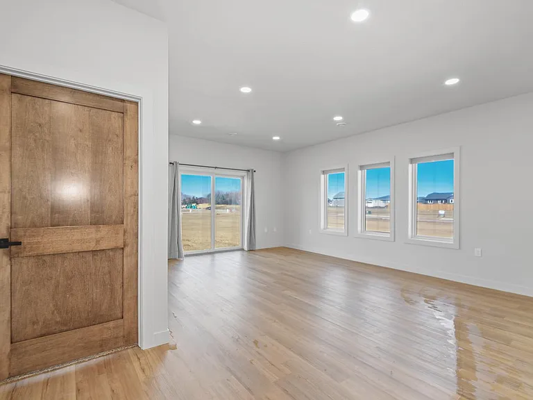 622 W Matthew Trl — Photo 11