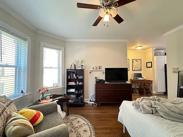 3817 N Greenview Ave #E2 — Photo 15