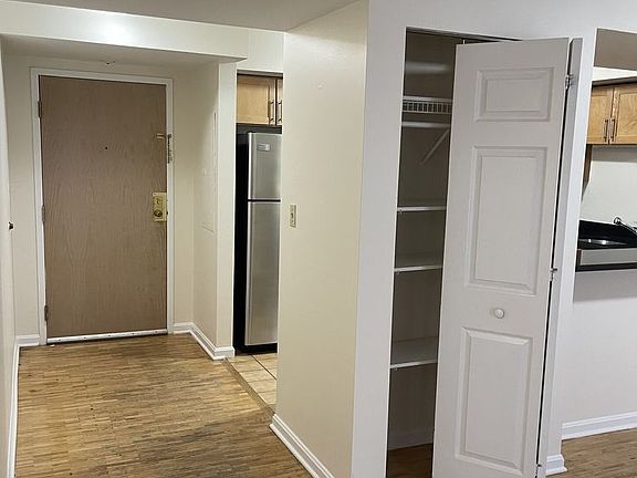 3rd image of 340 Franklin St #1G