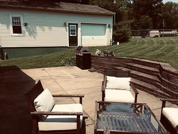 4th image of 4044 Melton Ave