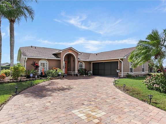 3rd image of 2307 Sweetwater Blvd