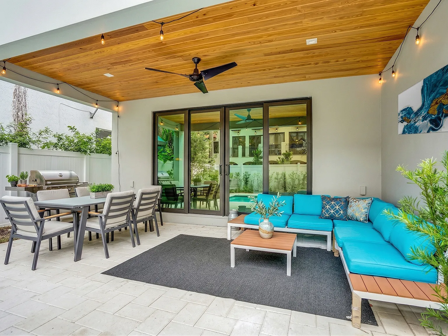 4 bed, 3.5 bath, 3100 sqft, $14,000 — Photo 2
