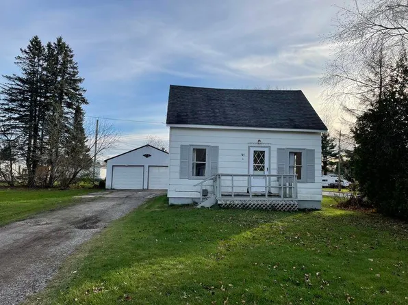 745 W 25th Ave, Sault Sainte Marie, MI 49783