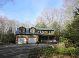 253 Memorial Dr, Winthrop, ME 04364