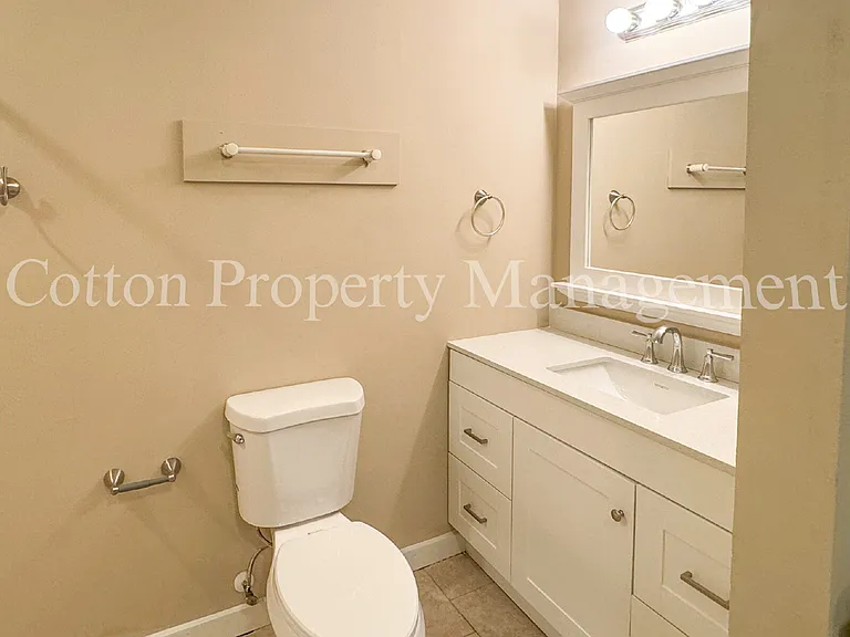 4516 Greentree Rd #9 — Photo 11
