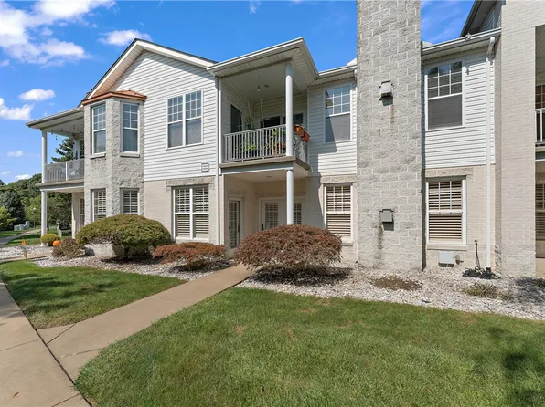 250 Adams Pointe Blvd #8/9, Mars, PA 16046