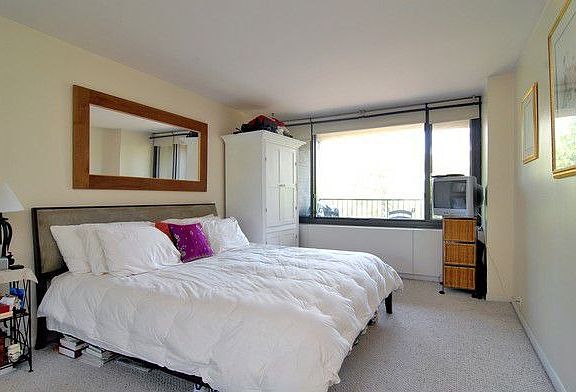 5th image of 1555 N Sandburg Ter APT 510K