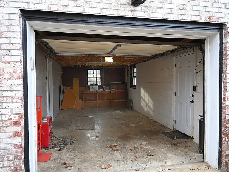 4011 W Englewood Blvd — Photo 21