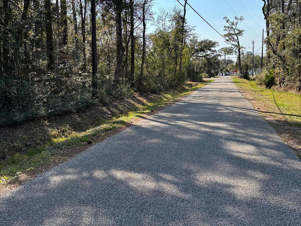 2nd image of Audubon Ln