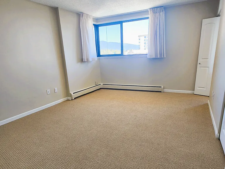 2180 Argyle Ave #604 — Photo 5