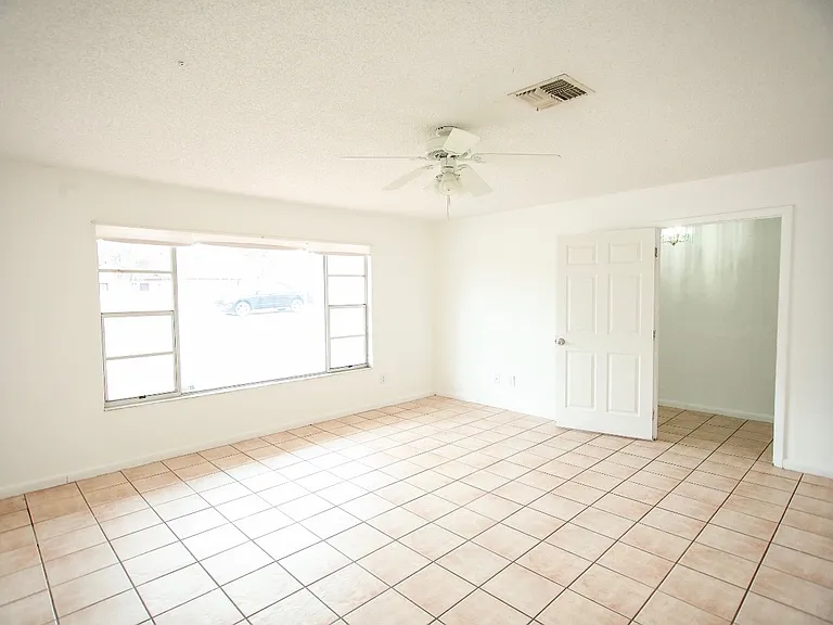 606 Water Rd — Photo 10