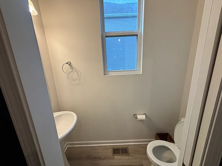 12325 Greenwood Dr — Photo 7