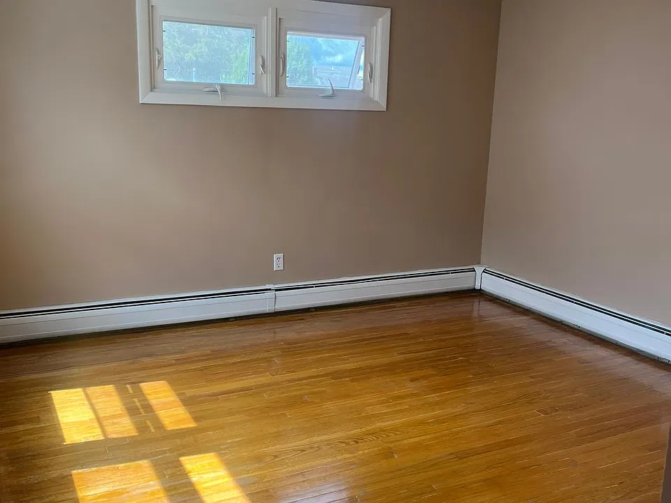 Living Room pic #2