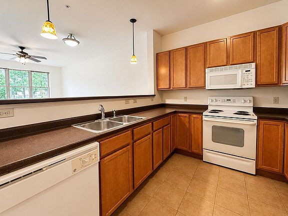 3rd image of 370 Farrell Street #118