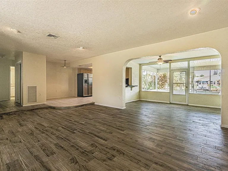 4149 Floramar Ter — Photo 9