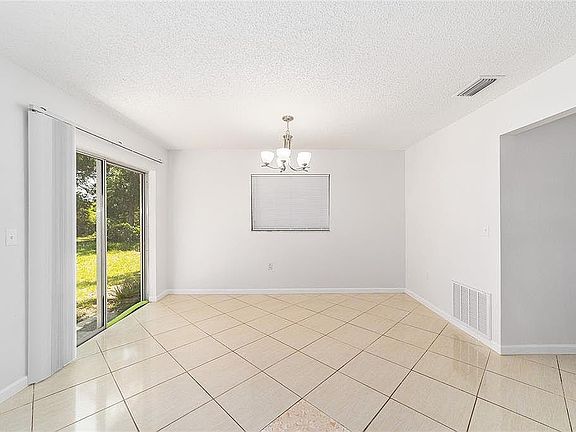 3rd image of 14925 SW 35th Avenue Rd